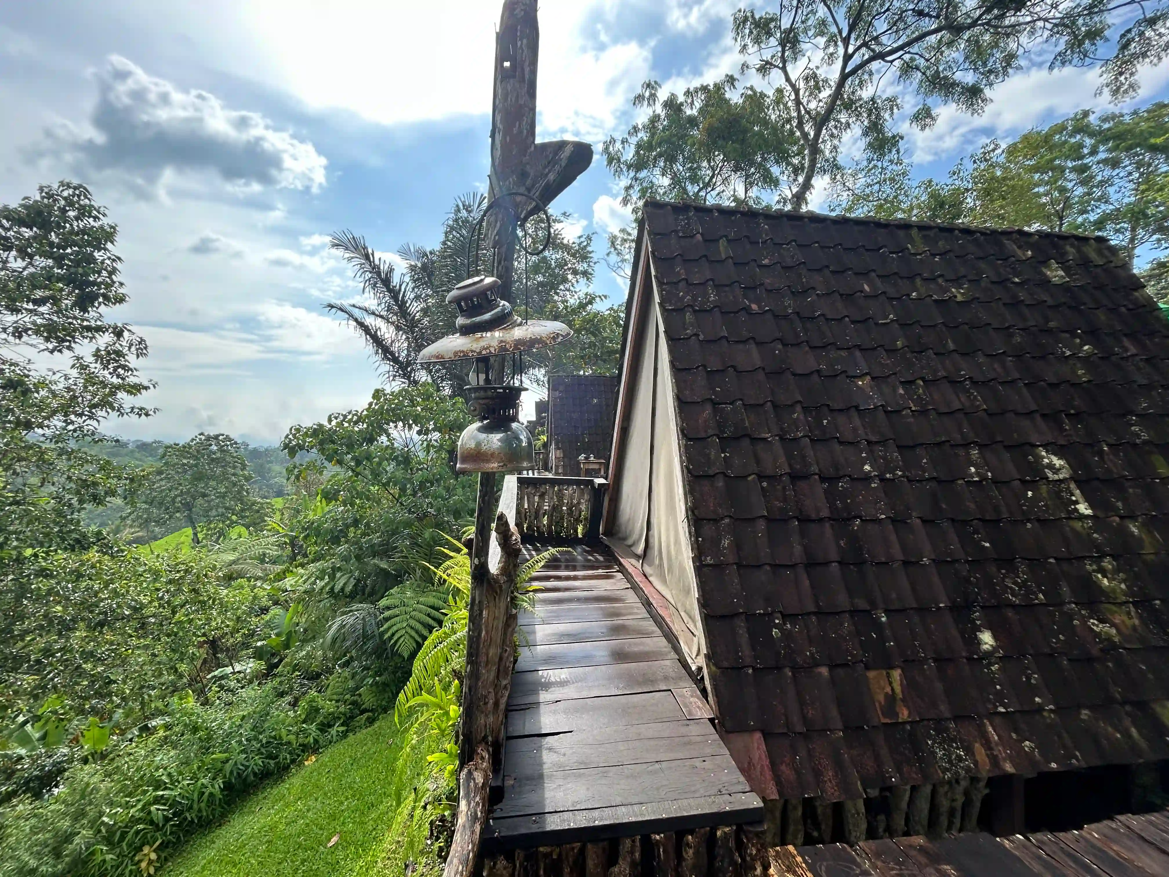 Paket Wisata Background